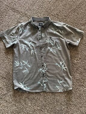 Rip Curl Gray Short-Sleeve Button-Down with Mint Leaf Print